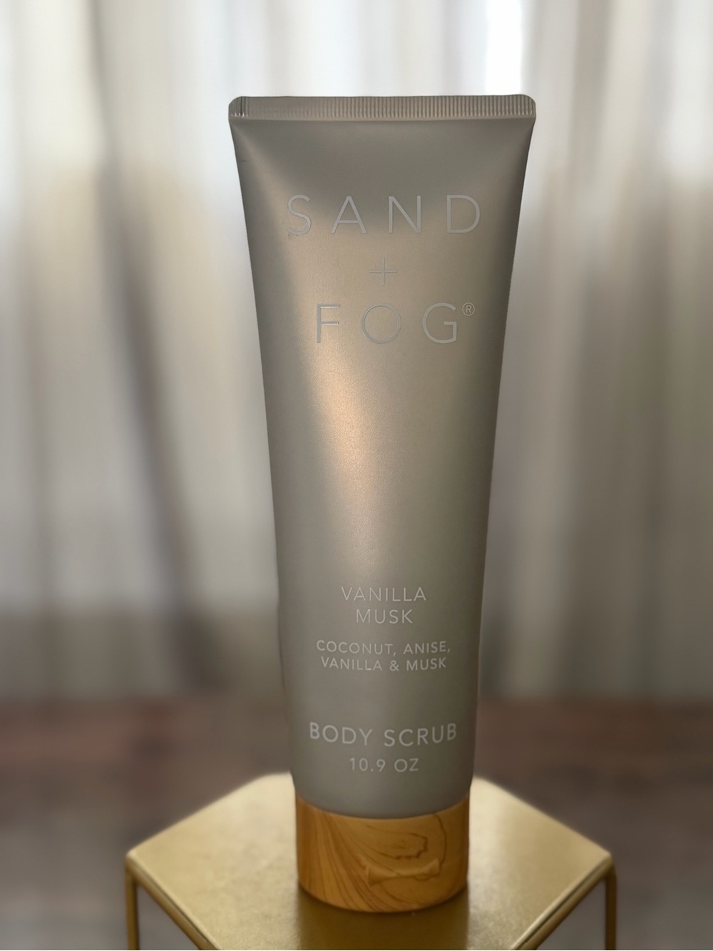 Sand + Fog Vanilla Musk Body Scrub 10.9 oz